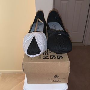 Black flat mesh Cloudsteppers by Clark’s.